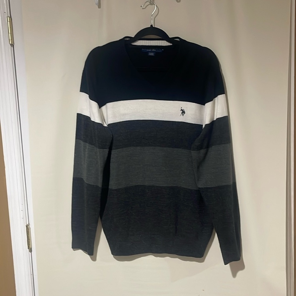 NWOT U. S. POLO ASSN. Men’s V Neck, Long Sleeve Sweater Size Large